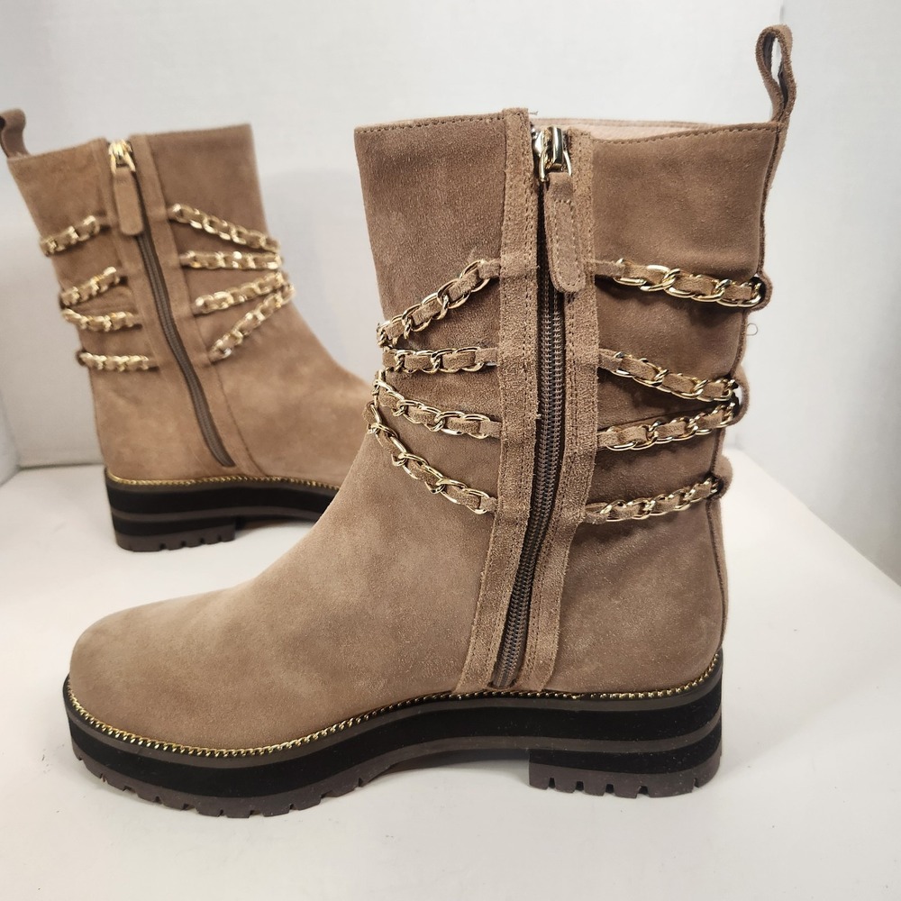Cecelia NY Women's Sz 8.5 Leather Ankle Boots Beige W/ Goldtone Chain Accents - Picture 3 of 9